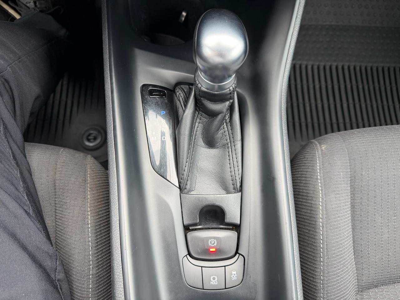 Toyota C-HR XLE Premium FWD (Natl) 2018