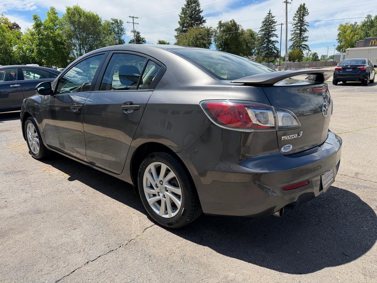 Mazda MAZDA3 4dr Sdn Auto i Touring 2012