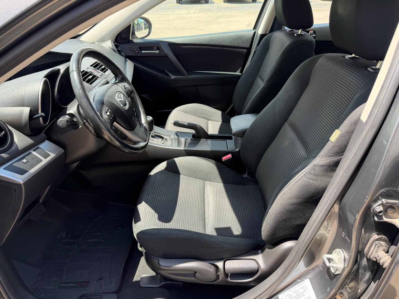 Mazda MAZDA3 4dr Sdn Auto i Touring 2012