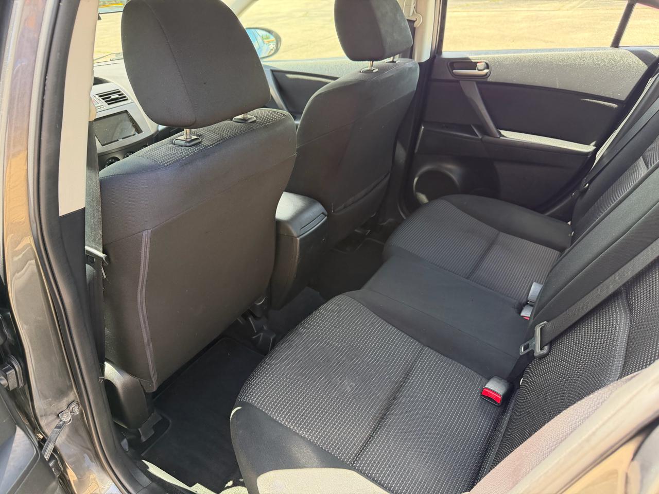 Mazda MAZDA3 4dr Sdn Auto i Touring 2012