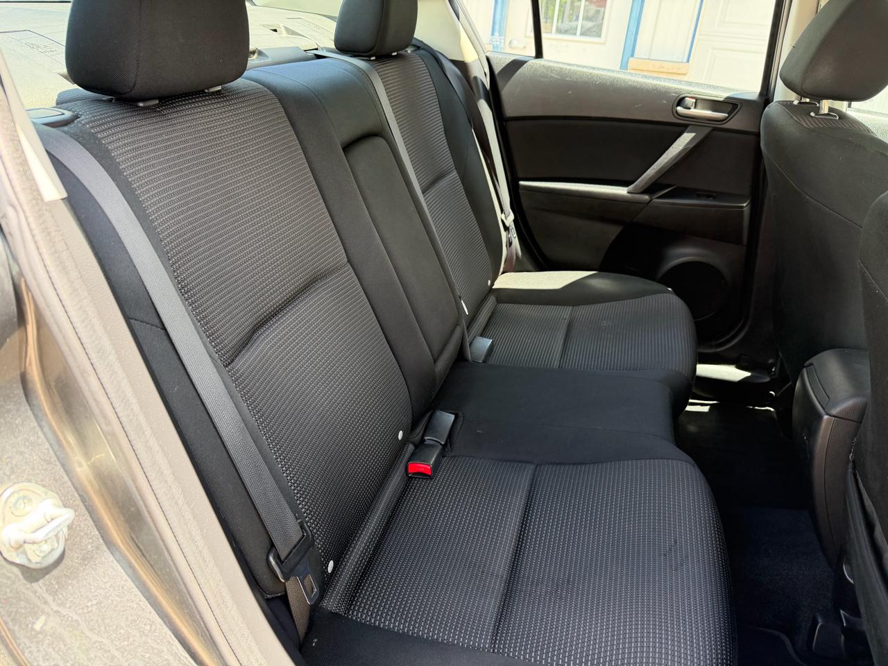 Mazda MAZDA3 4dr Sdn Auto i Touring 2012