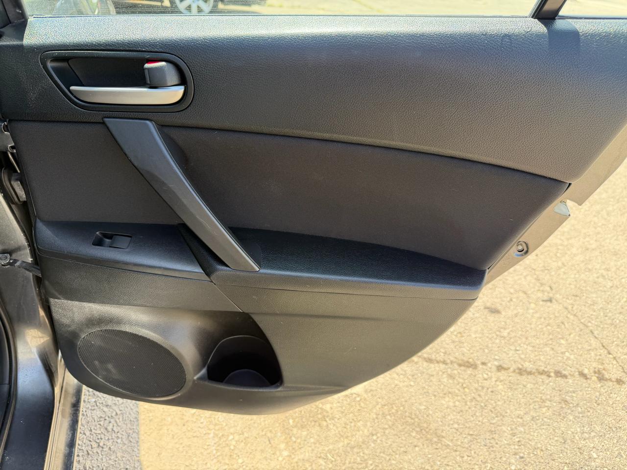 Mazda MAZDA3 4dr Sdn Auto i Touring 2012