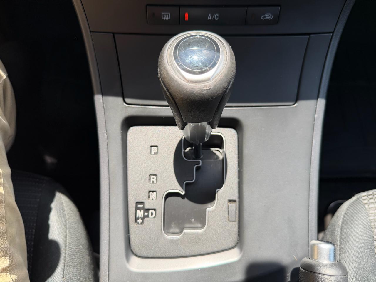 Mazda MAZDA3 4dr Sdn Auto i Touring 2012