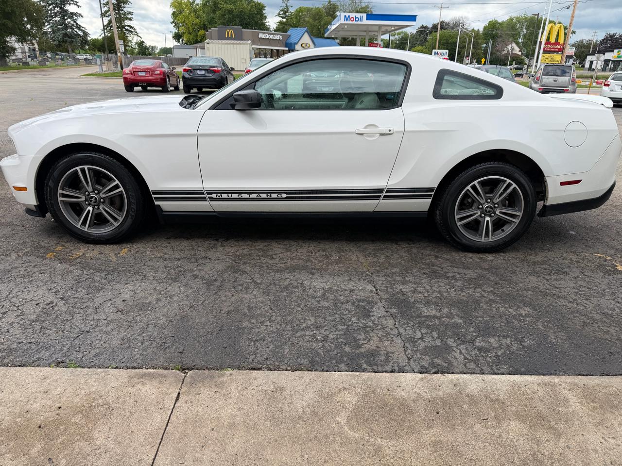 Ford Mustang 2dr Cpe V6 2010
