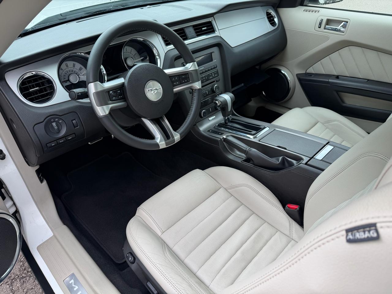 Ford Mustang 2dr Cpe V6 2010
