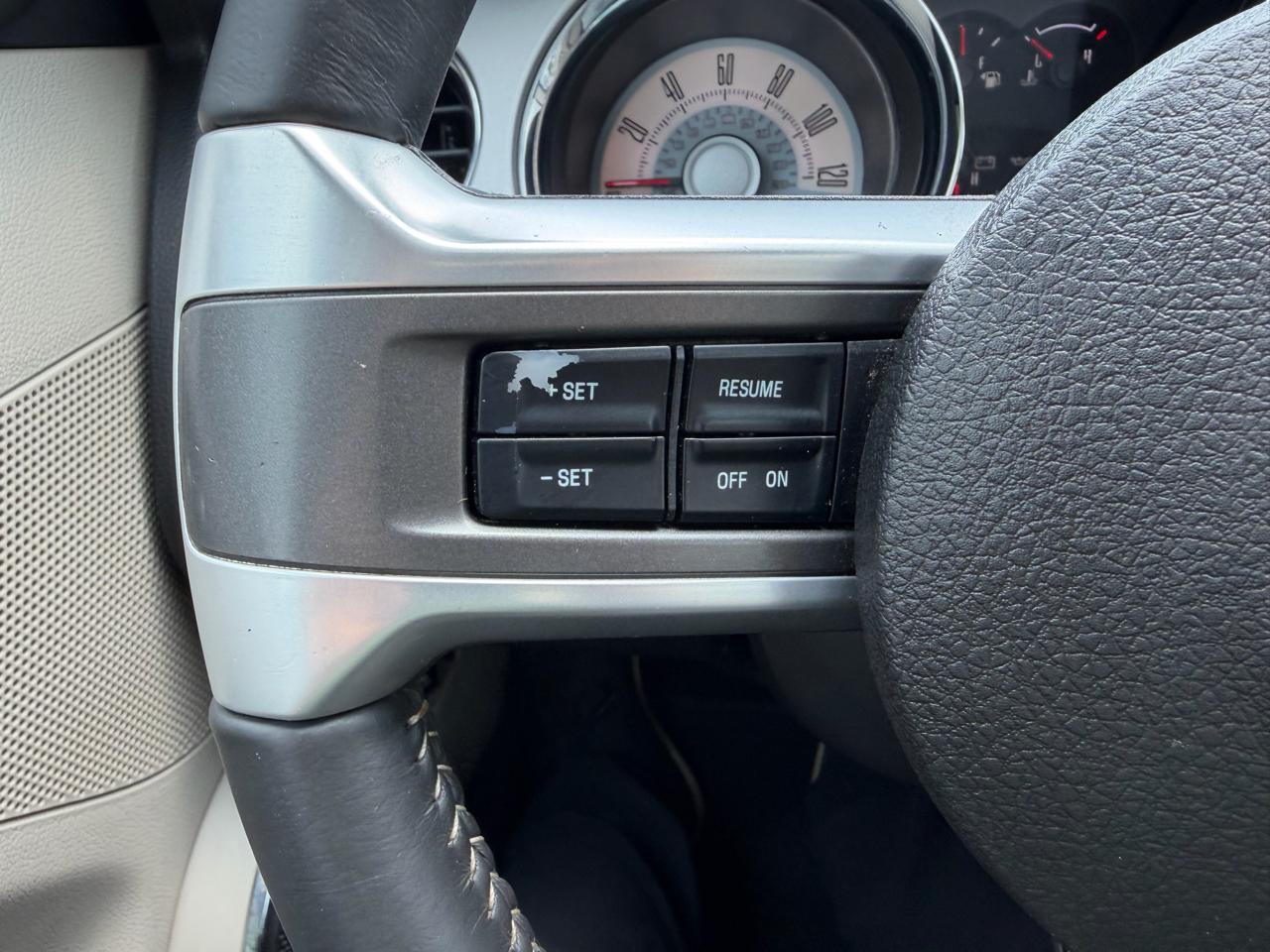 Ford Mustang 2dr Cpe V6 2010