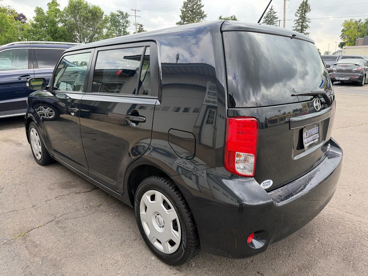 Scion xB 5dr Wgn Auto (Natl) 2012