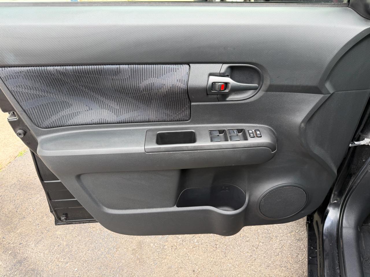 Scion xB 5dr Wgn Auto (Natl) 2012