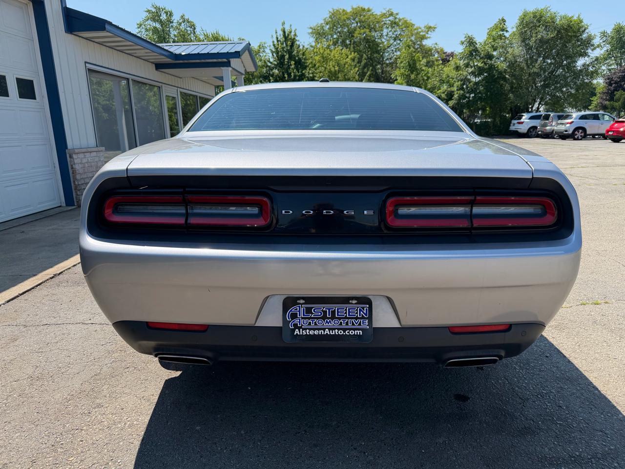 Dodge Challenger 2dr Cpe SXT 2015