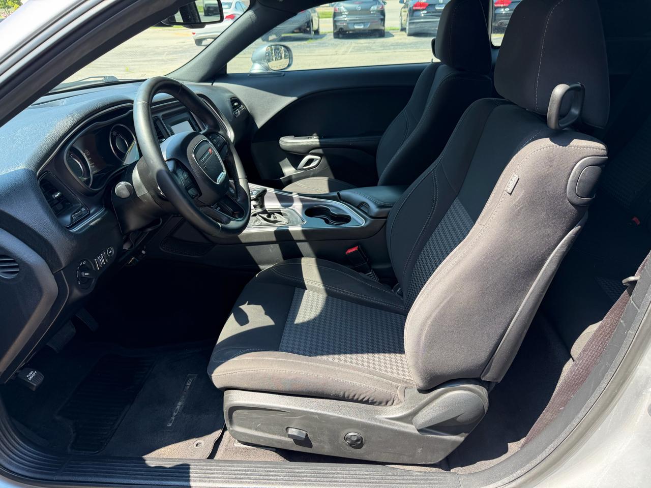Dodge Challenger 2dr Cpe SXT 2015