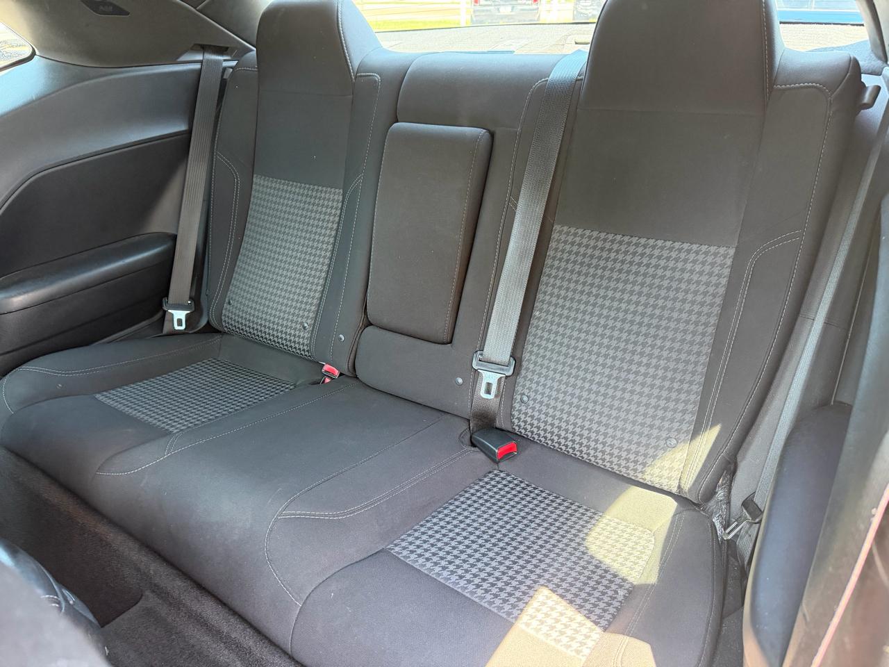 Dodge Challenger 2dr Cpe SXT 2015