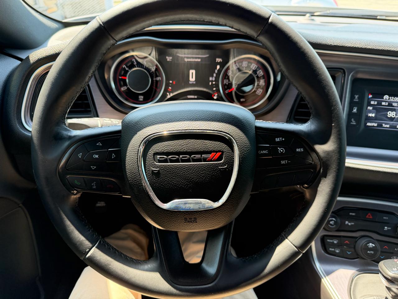 Dodge Challenger 2dr Cpe SXT 2015