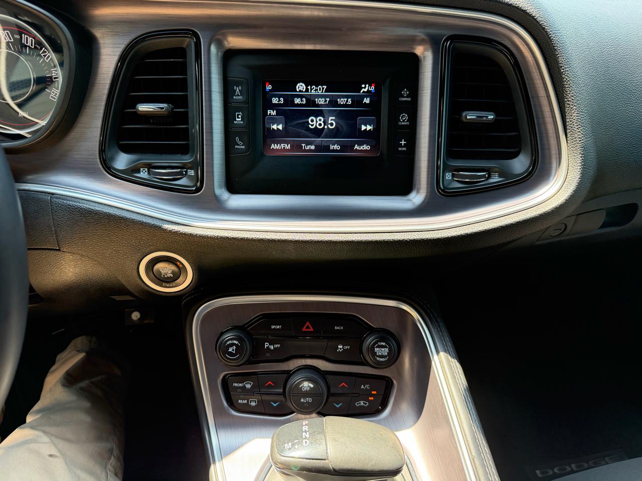 Dodge Challenger 2dr Cpe SXT 2015