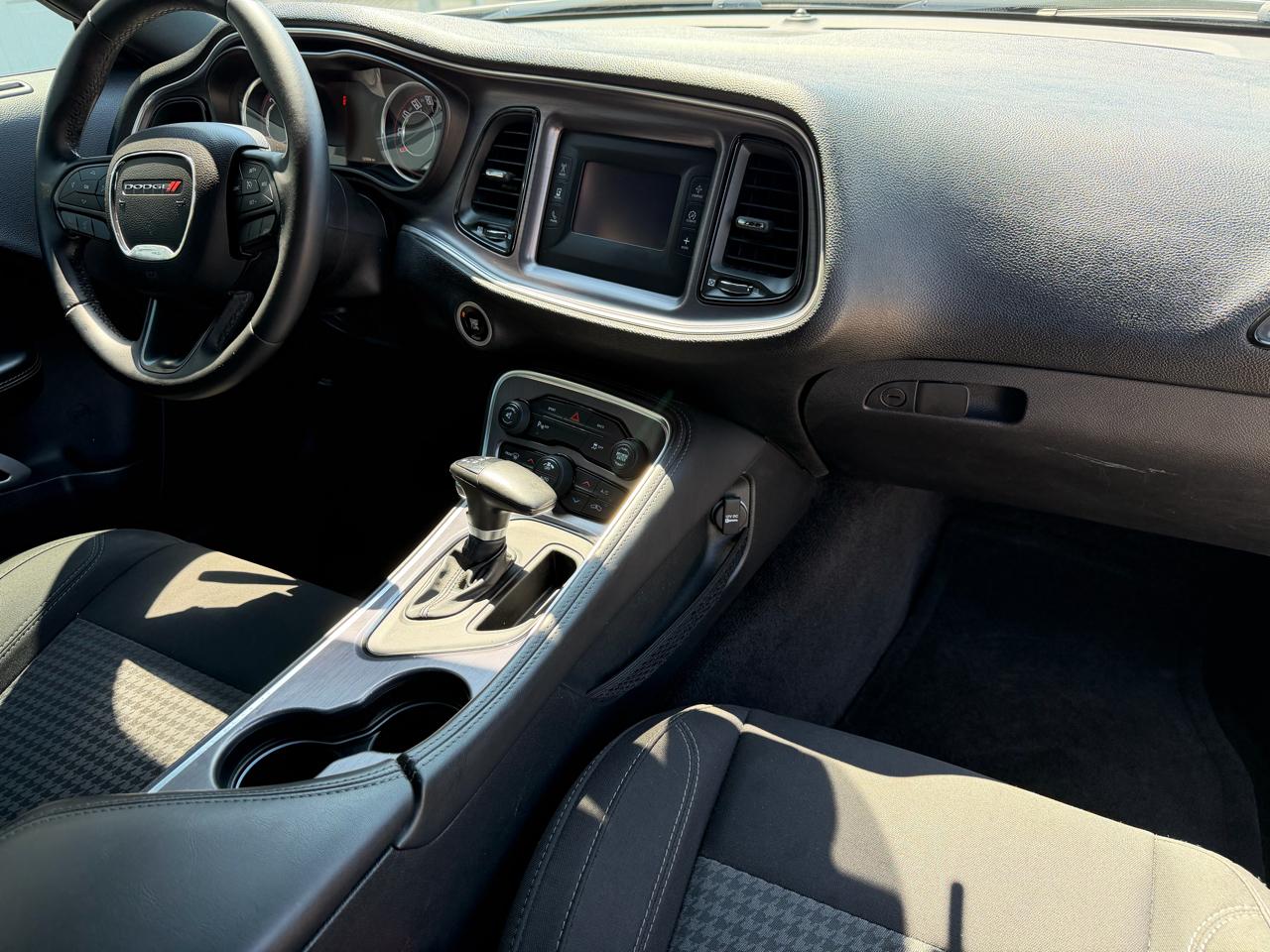 Dodge Challenger 2dr Cpe SXT 2015