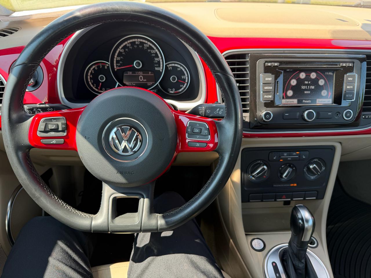 Volkswagen Beetle Convertible 2dr Auto 2.5L PZEV *Ltd Avail* 2014
