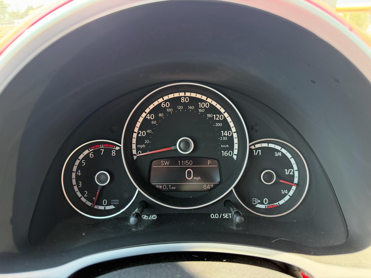 Volkswagen Beetle Convertible 2dr Auto 2.5L PZEV *Ltd Avail* 2014