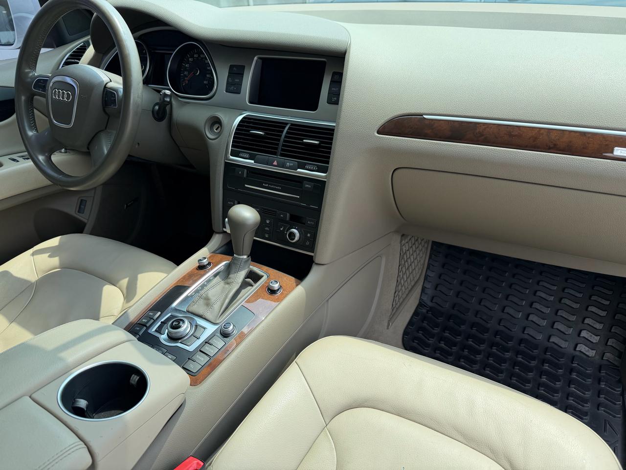 Audi Q7 quattro 4dr 3.0T Premium Plus 2011