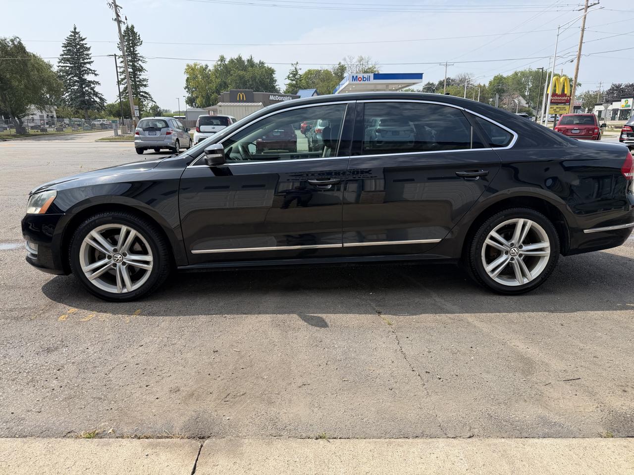 Volkswagen Passat 4dr Sdn 2.0L TDI DSG SE w/Sunroof 2015