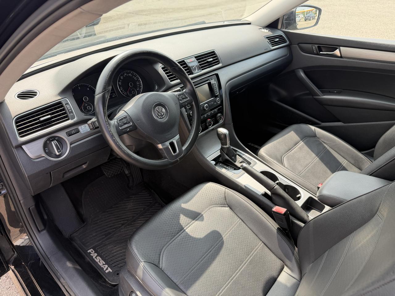 Volkswagen Passat 4dr Sdn 2.0L TDI DSG SE w/Sunroof 2015