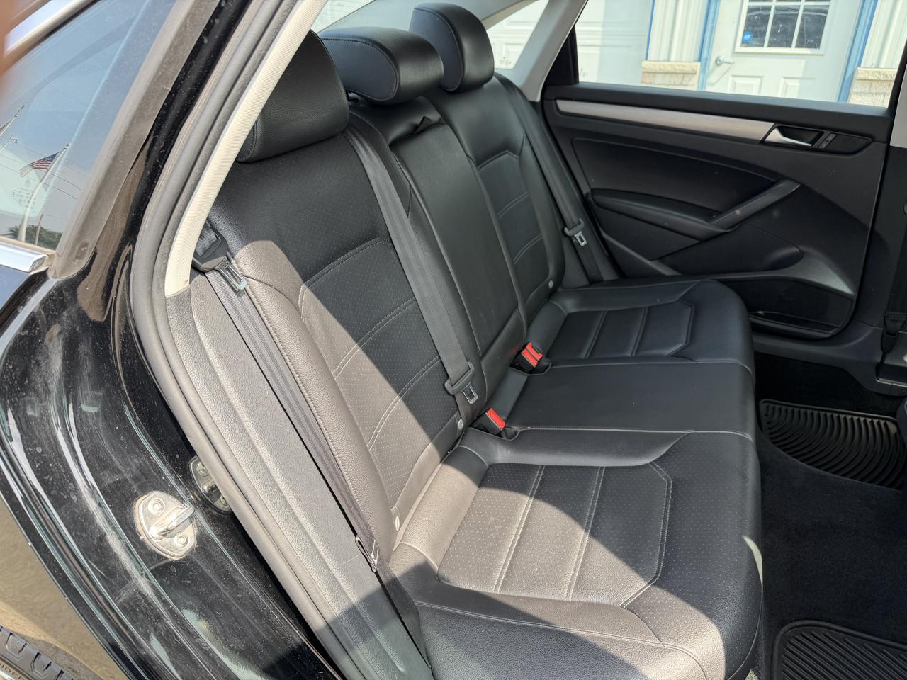 Volkswagen Passat 4dr Sdn 2.0L TDI DSG SE w/Sunroof 2015