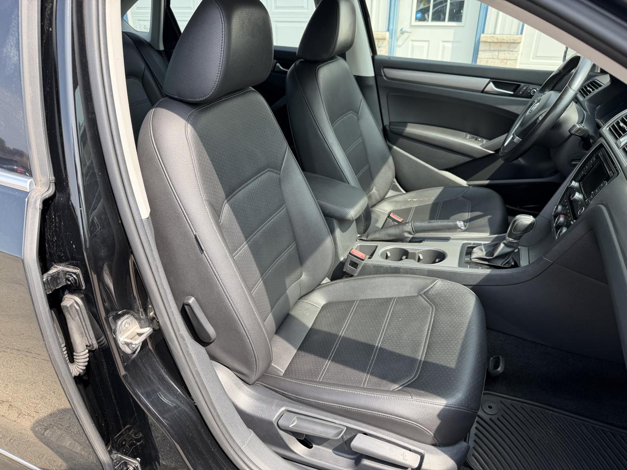 Volkswagen Passat 4dr Sdn 2.0L TDI DSG SE w/Sunroof 2015