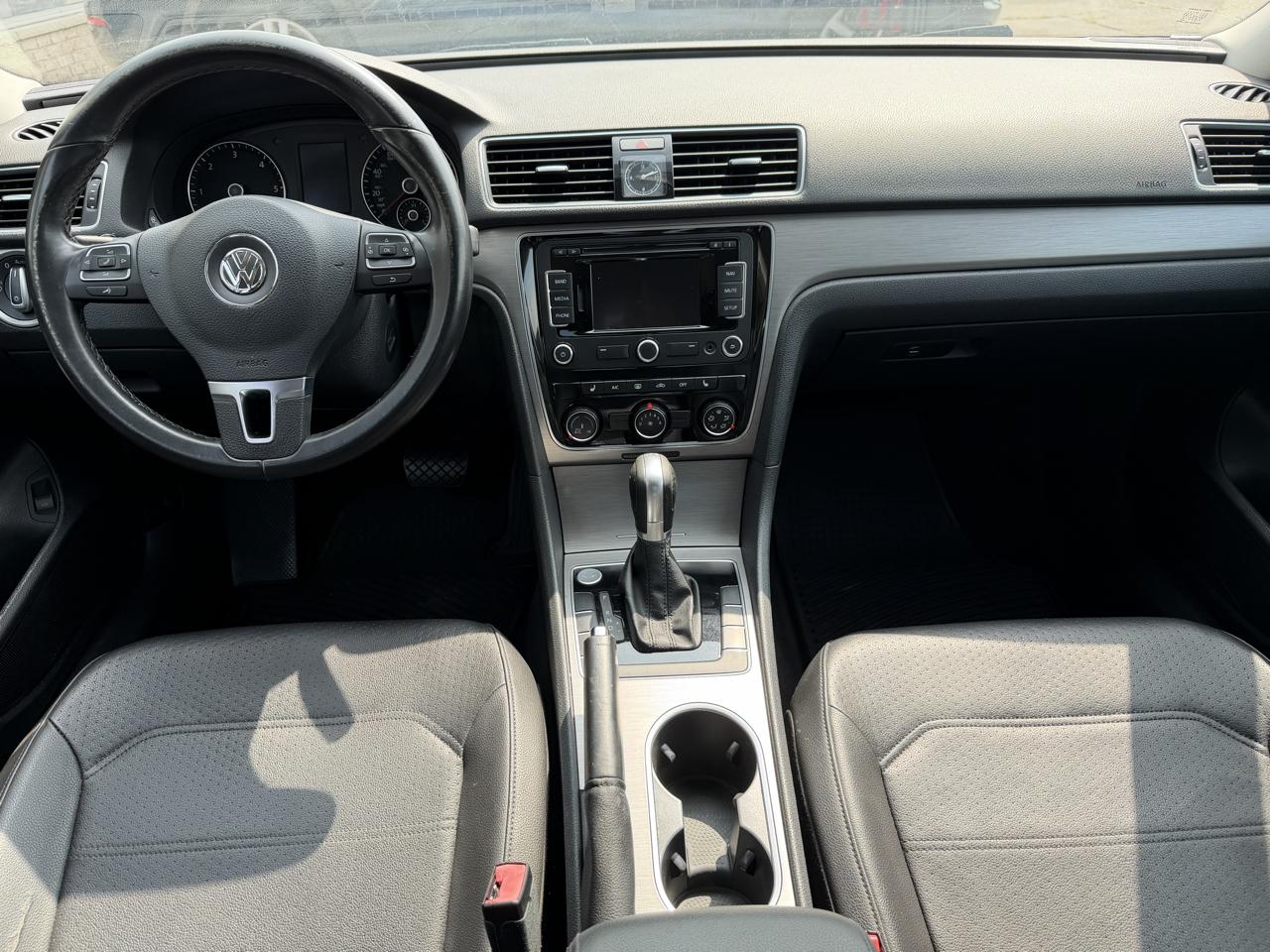 Volkswagen Passat 4dr Sdn 2.0L TDI DSG SE w/Sunroof 2015