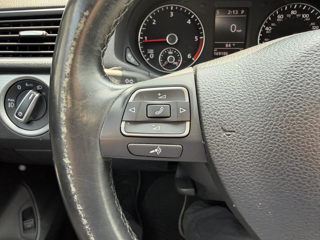 Volkswagen Passat 4dr Sdn 2.0L TDI DSG SE w/Sunroof 2015