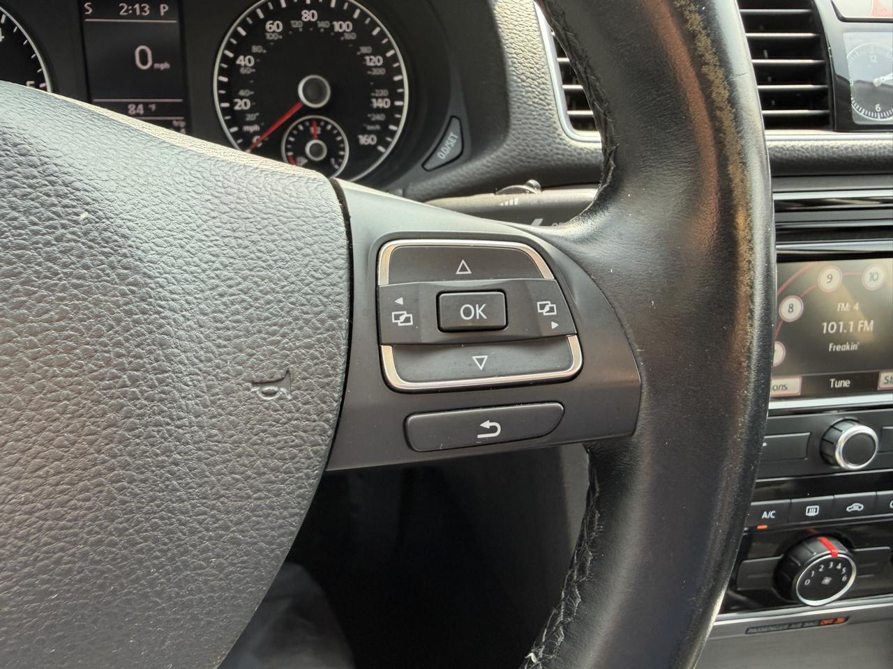 Volkswagen Passat 4dr Sdn 2.0L TDI DSG SE w/Sunroof 2015