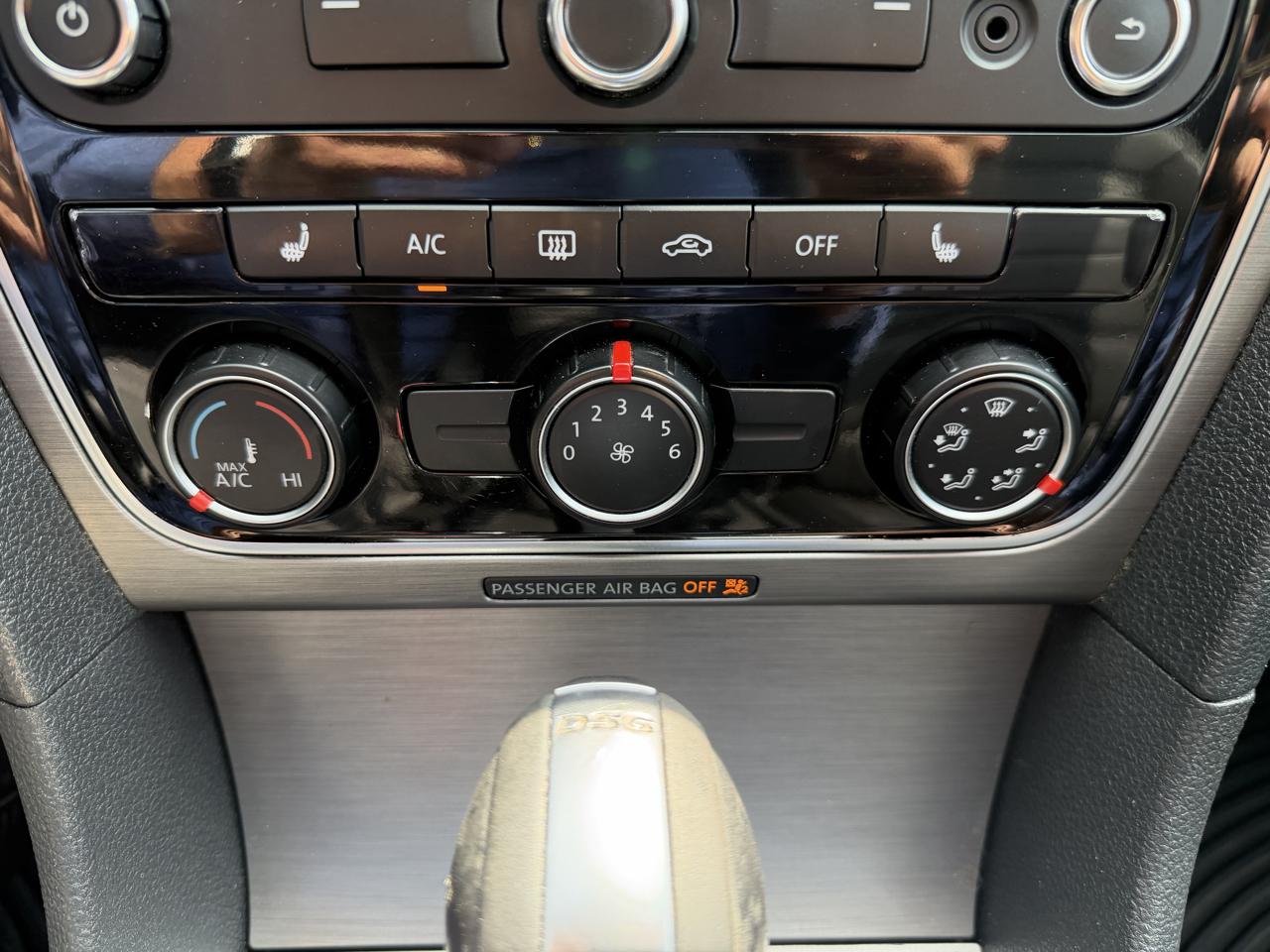 Volkswagen Passat 4dr Sdn 2.0L TDI DSG SE w/Sunroof 2015
