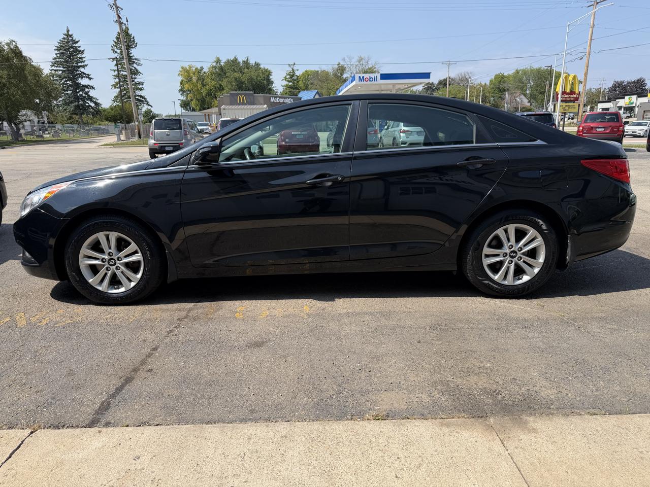 Hyundai Sonata 4dr Sdn 2.4L Auto GLS 2013