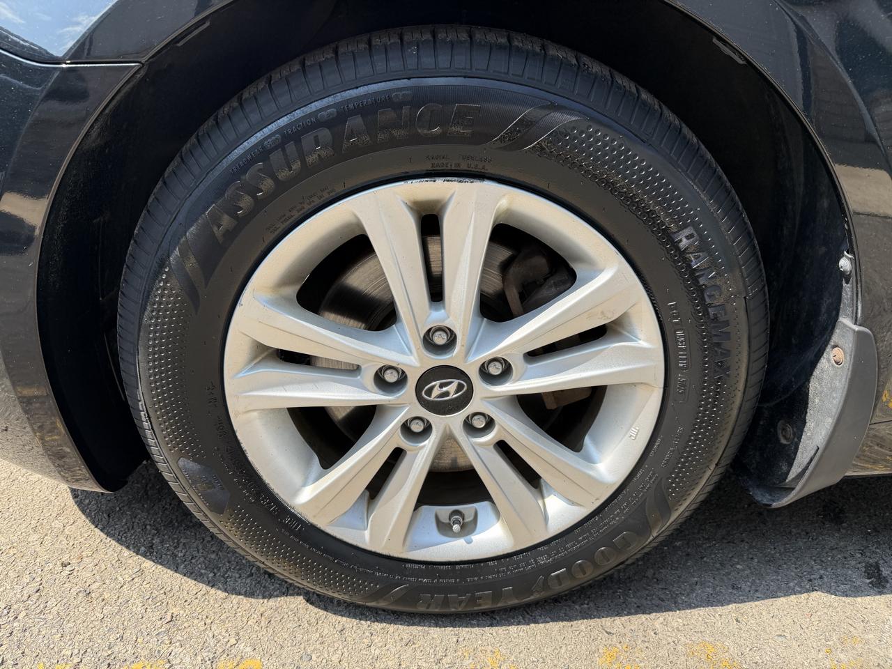 Hyundai Sonata 4dr Sdn 2.4L Auto GLS 2013