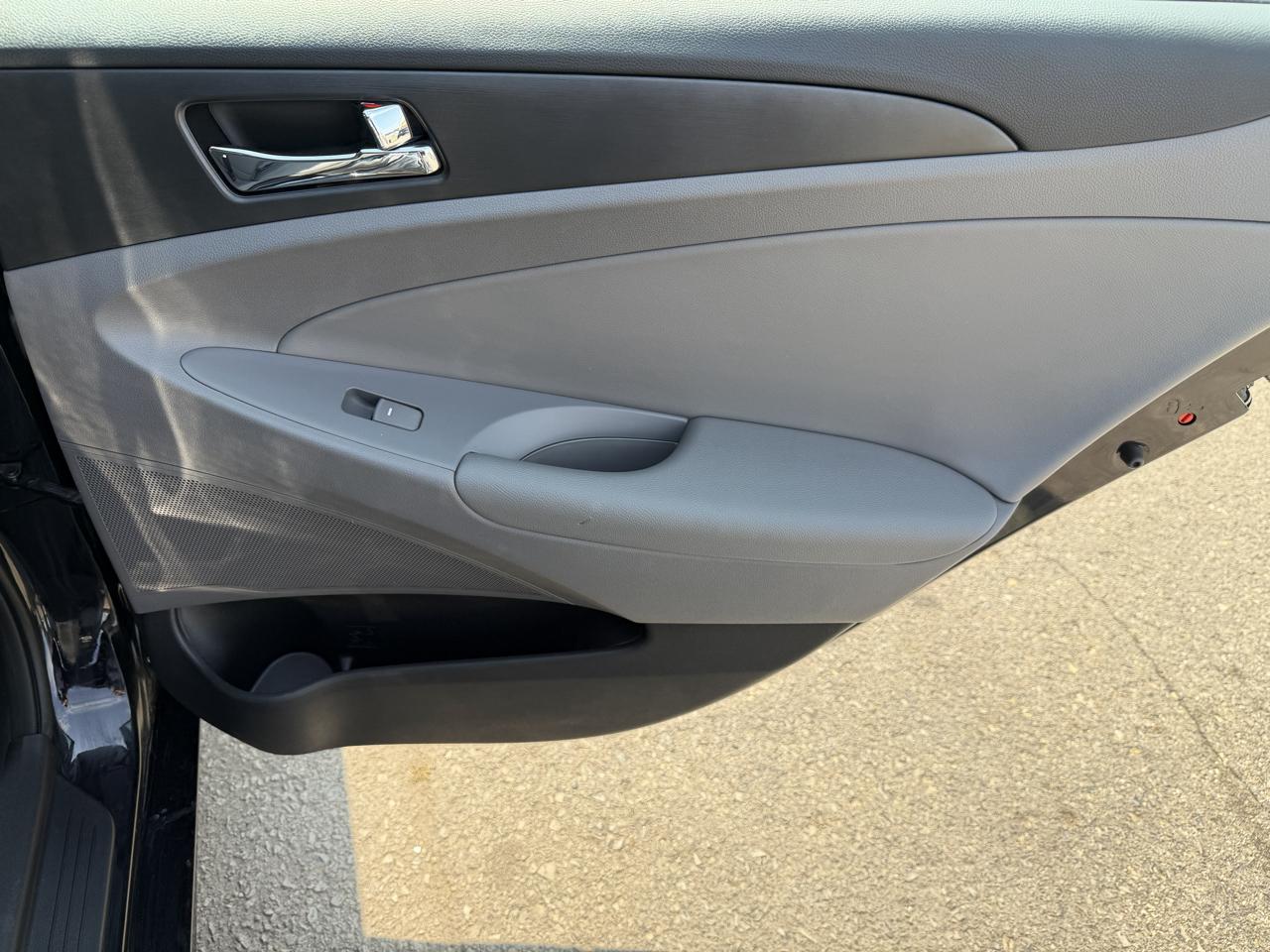Hyundai Sonata 4dr Sdn 2.4L Auto GLS 2013