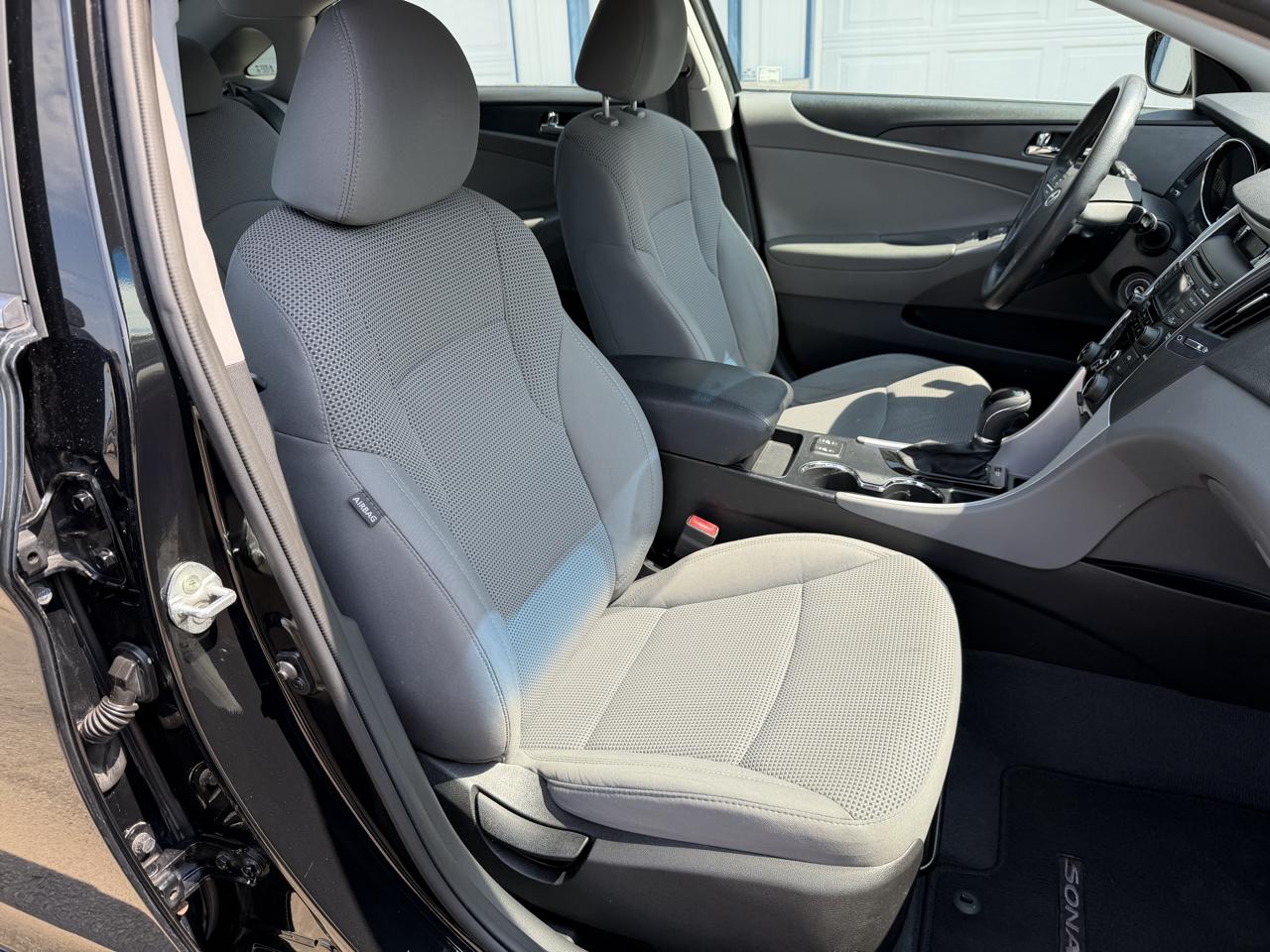 Hyundai Sonata 4dr Sdn 2.4L Auto GLS 2013
