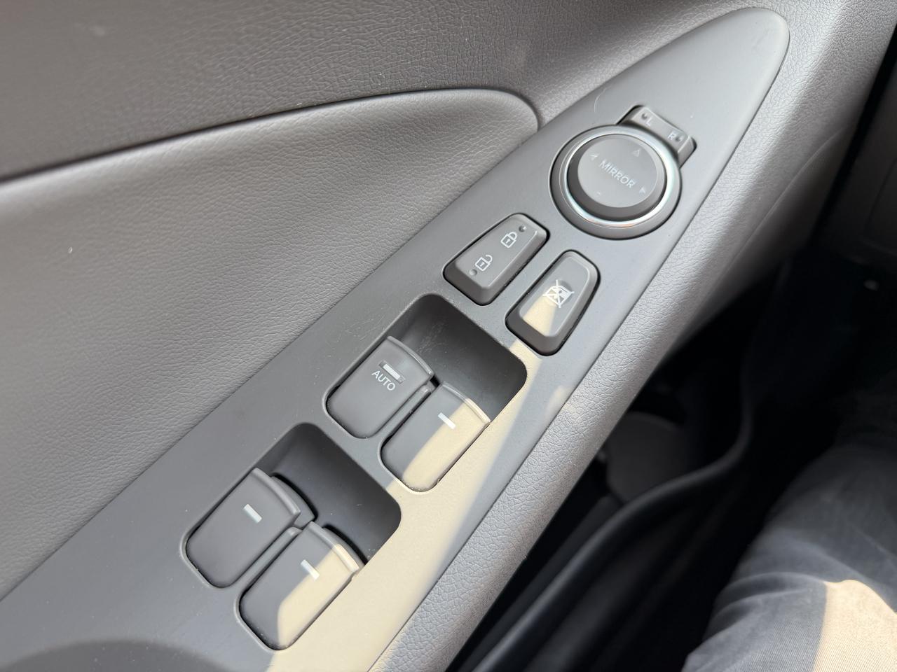 Hyundai Sonata 4dr Sdn 2.4L Auto GLS 2013