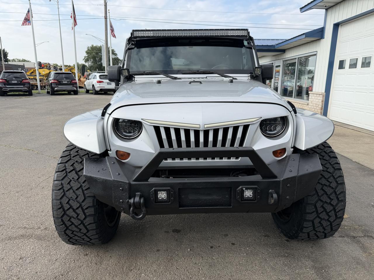 Jeep Wrangler Unlimited 4WD 4dr Sahara 2012