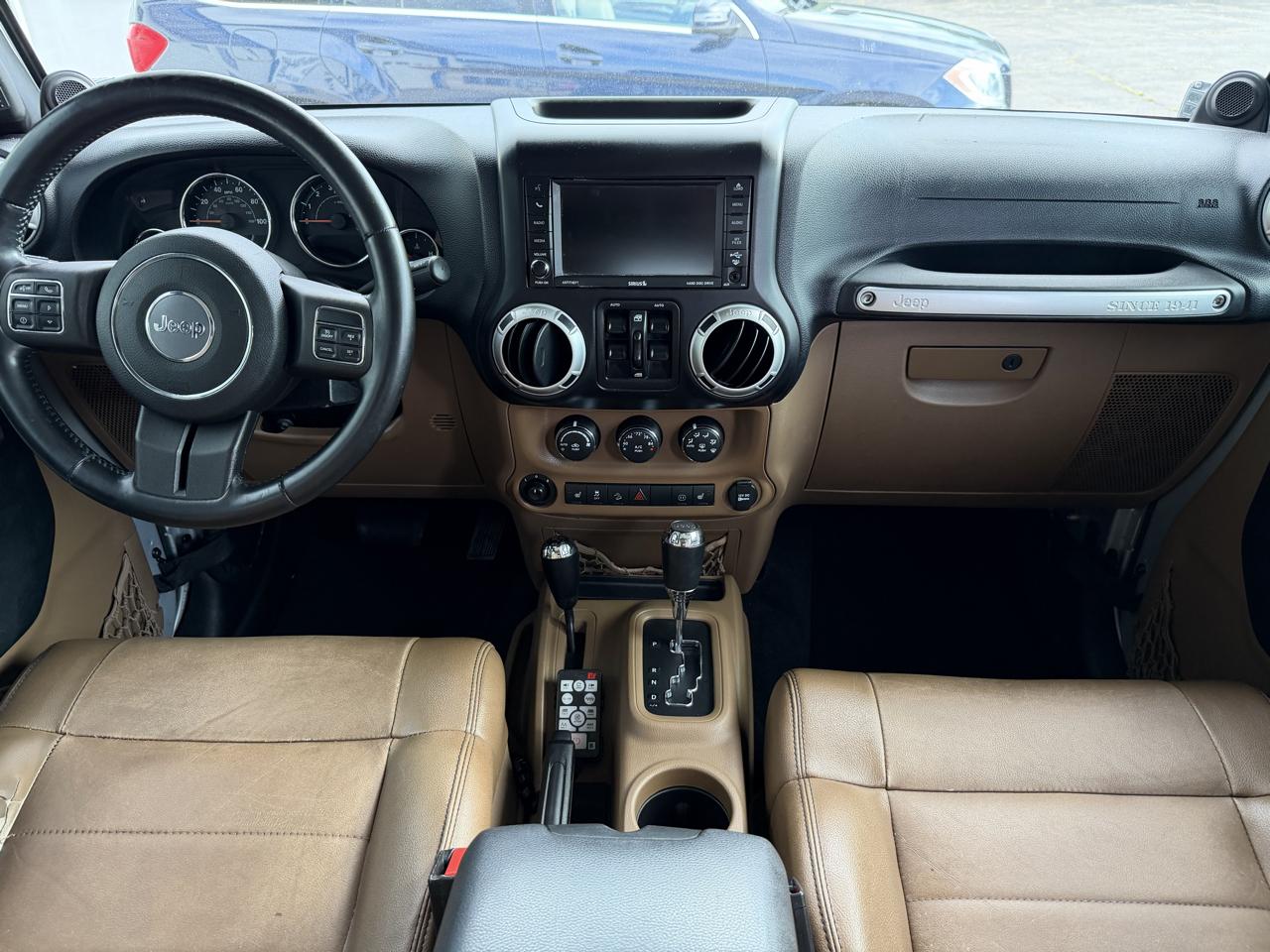 Jeep Wrangler Unlimited 4WD 4dr Sahara 2012