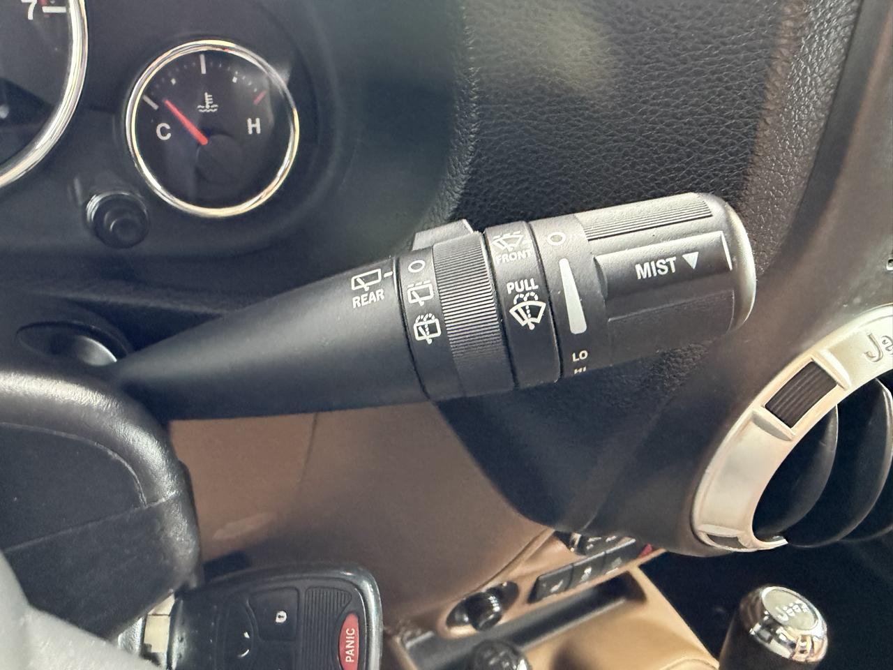 Jeep Wrangler Unlimited 4WD 4dr Sahara 2012