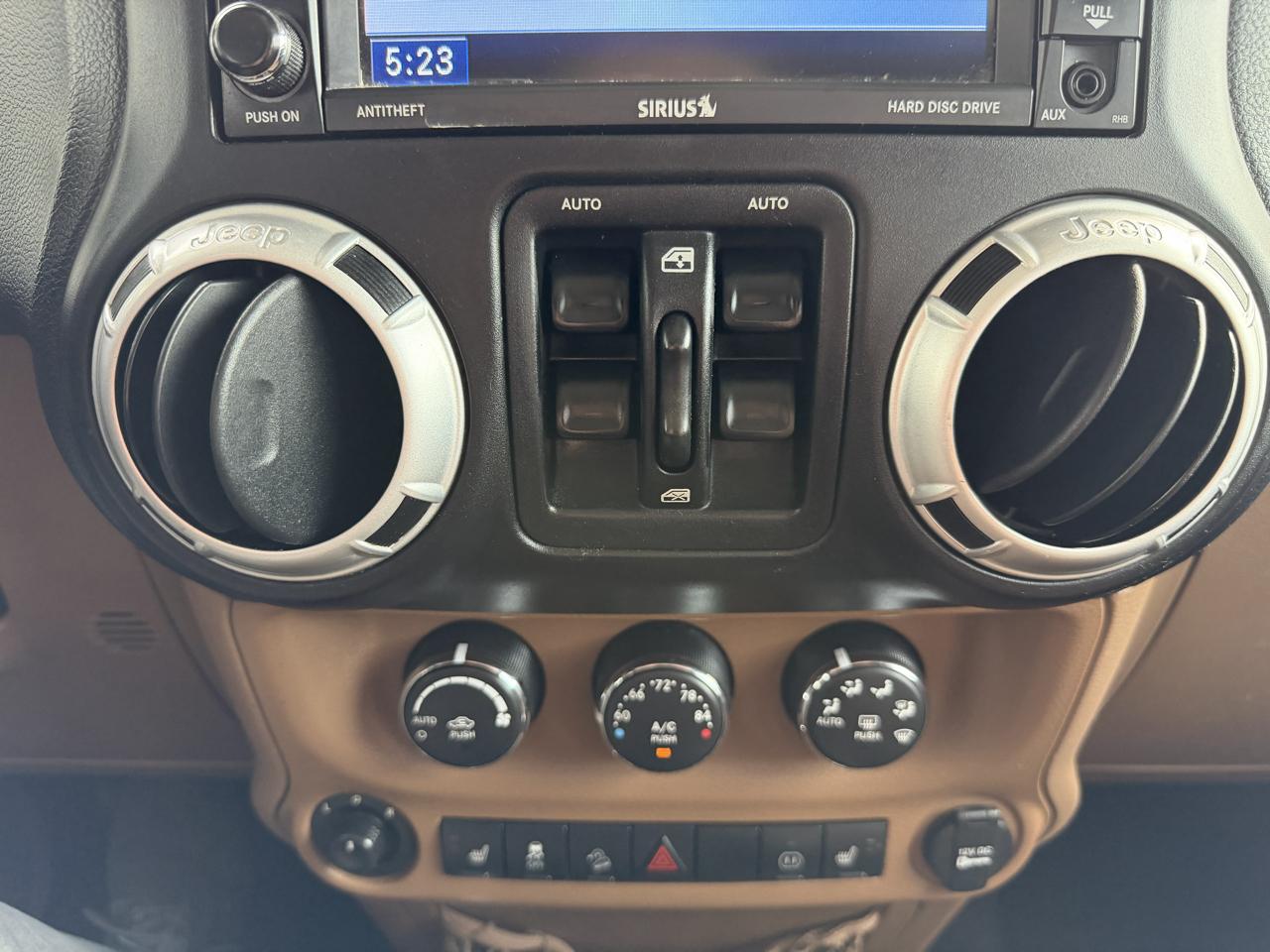 Jeep Wrangler Unlimited 4WD 4dr Sahara 2012