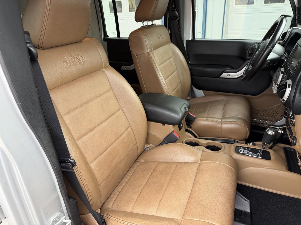 Jeep Wrangler Unlimited 4WD 4dr Sahara 2012