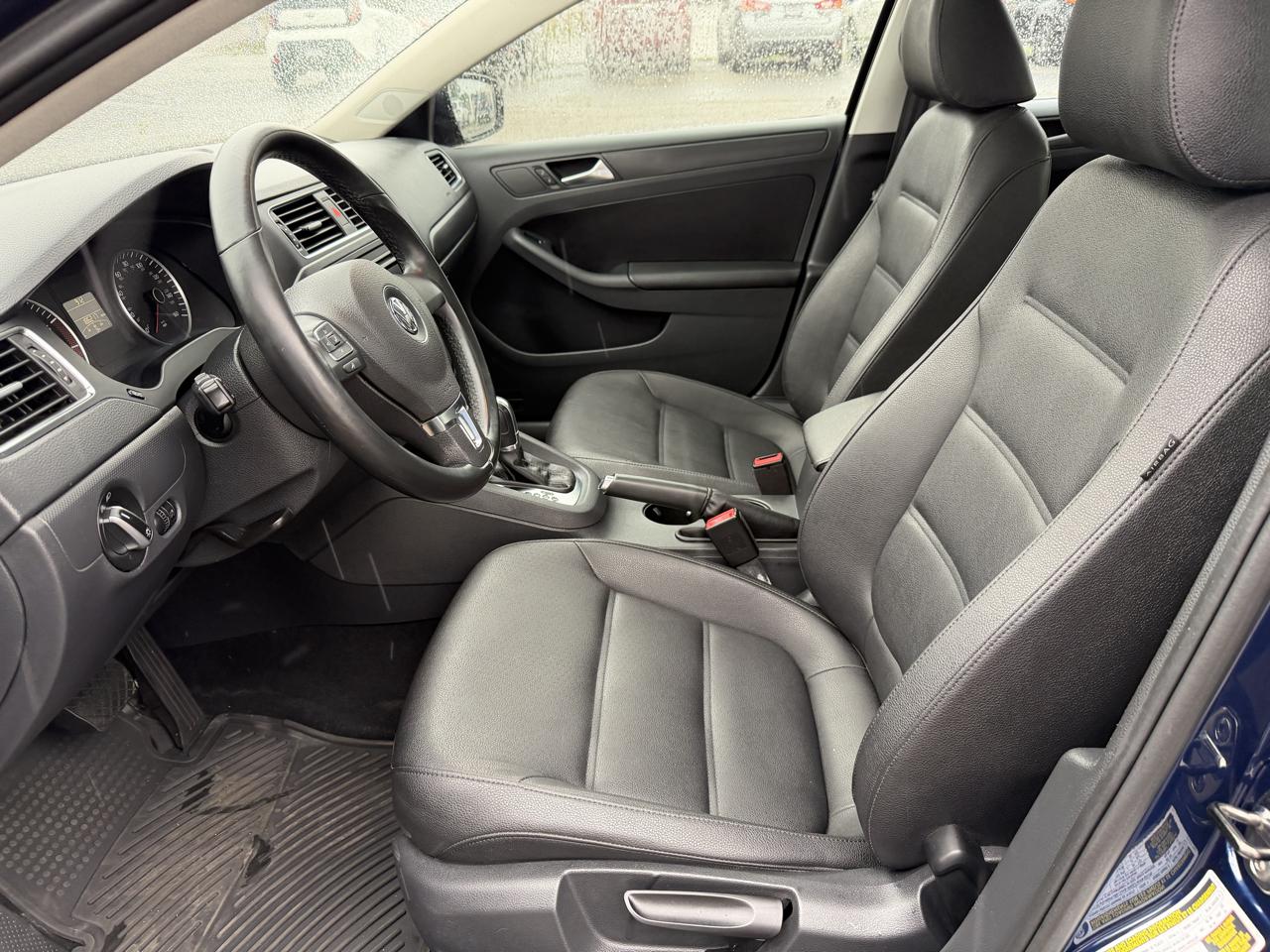 Volkswagen Jetta Sedan 4dr Auto SE 2012