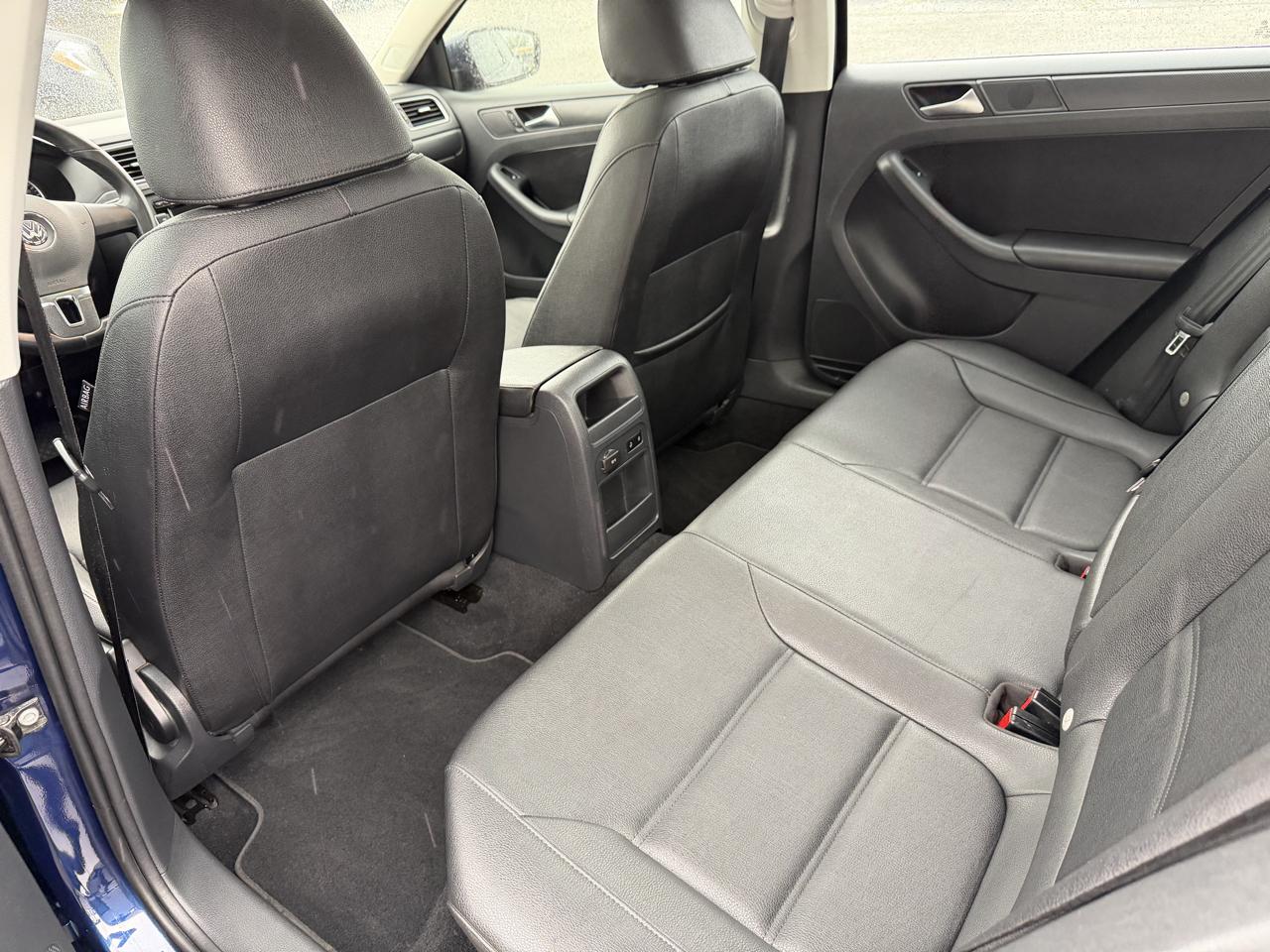 Volkswagen Jetta Sedan 4dr Auto SE 2012