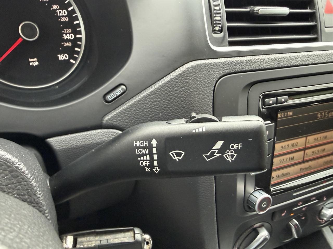 Volkswagen Jetta Sedan 4dr Auto SE 2012