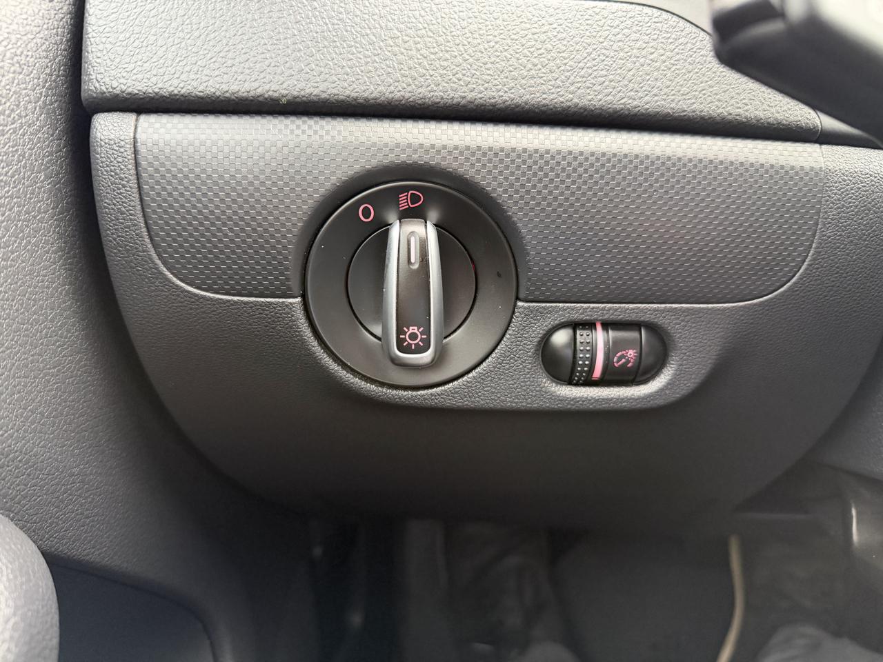Volkswagen Jetta Sedan 4dr Auto SE 2012
