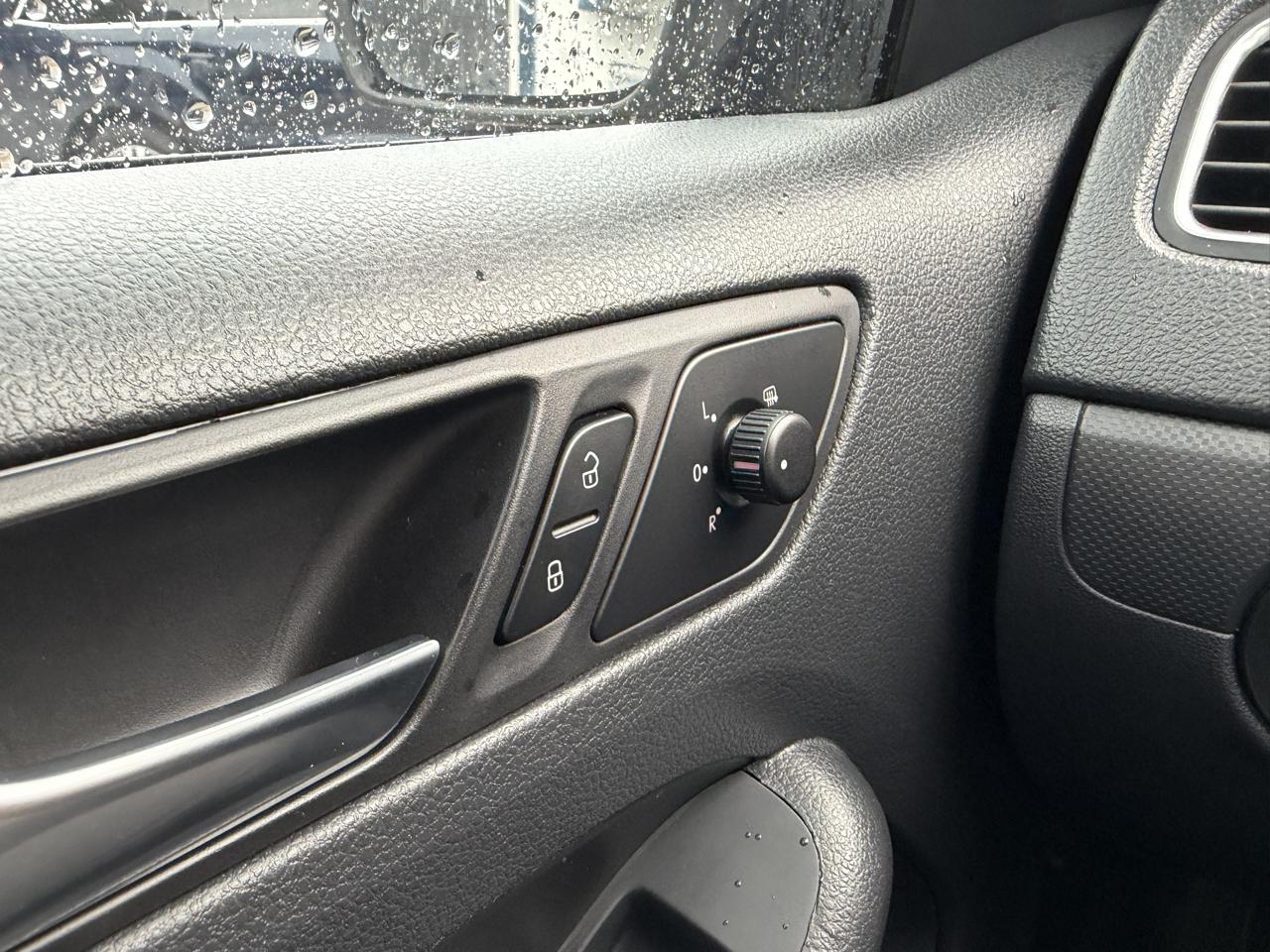 Volkswagen Jetta Sedan 4dr Auto SE 2012