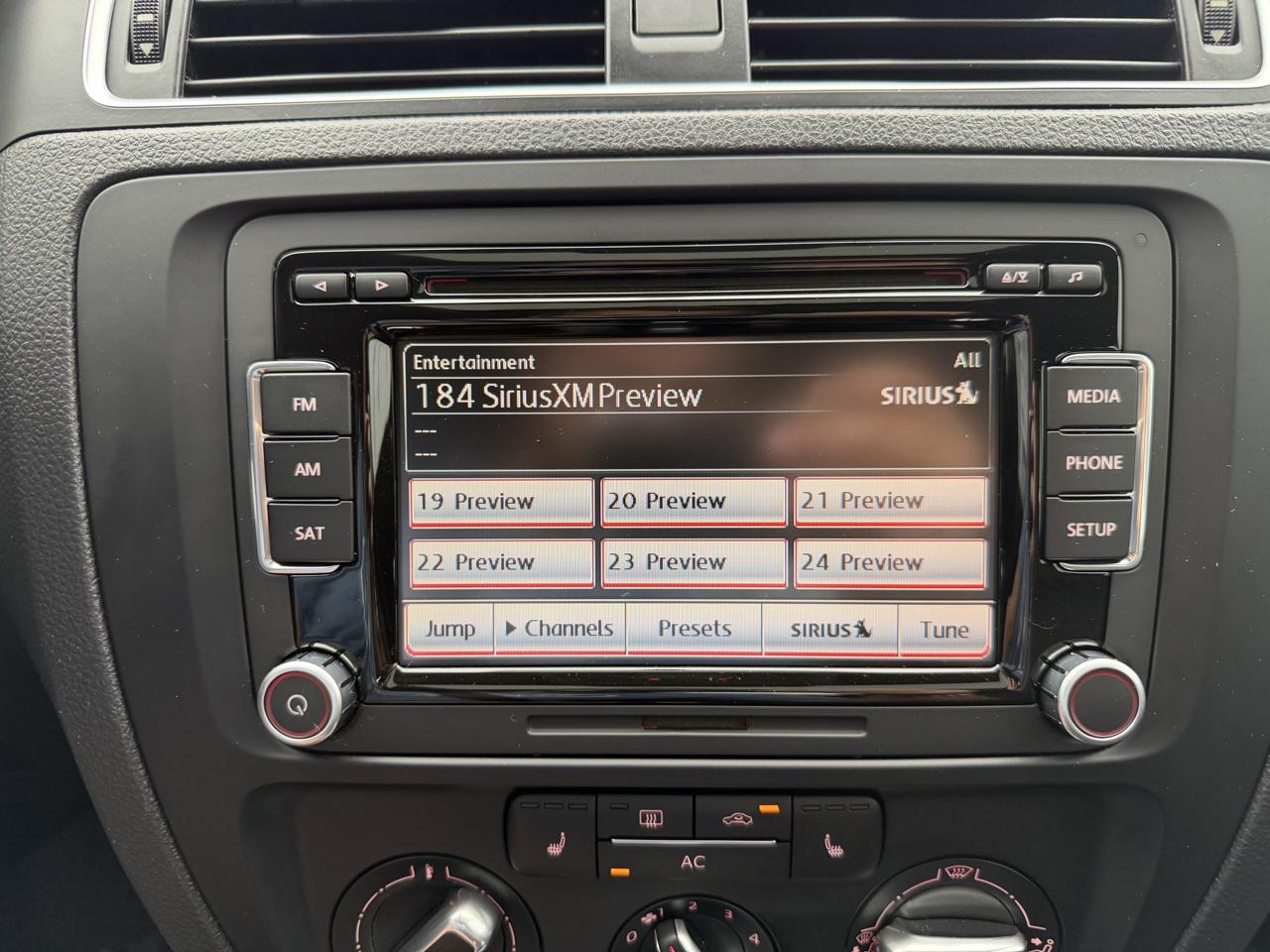 Volkswagen Jetta Sedan 4dr Auto SE 2012