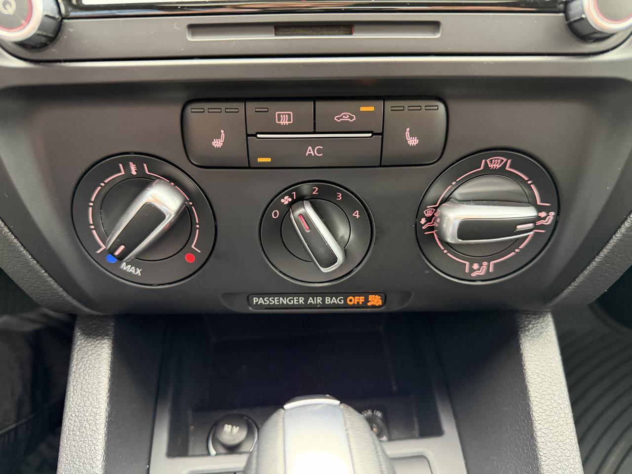 Volkswagen Jetta Sedan 4dr Auto SE 2012