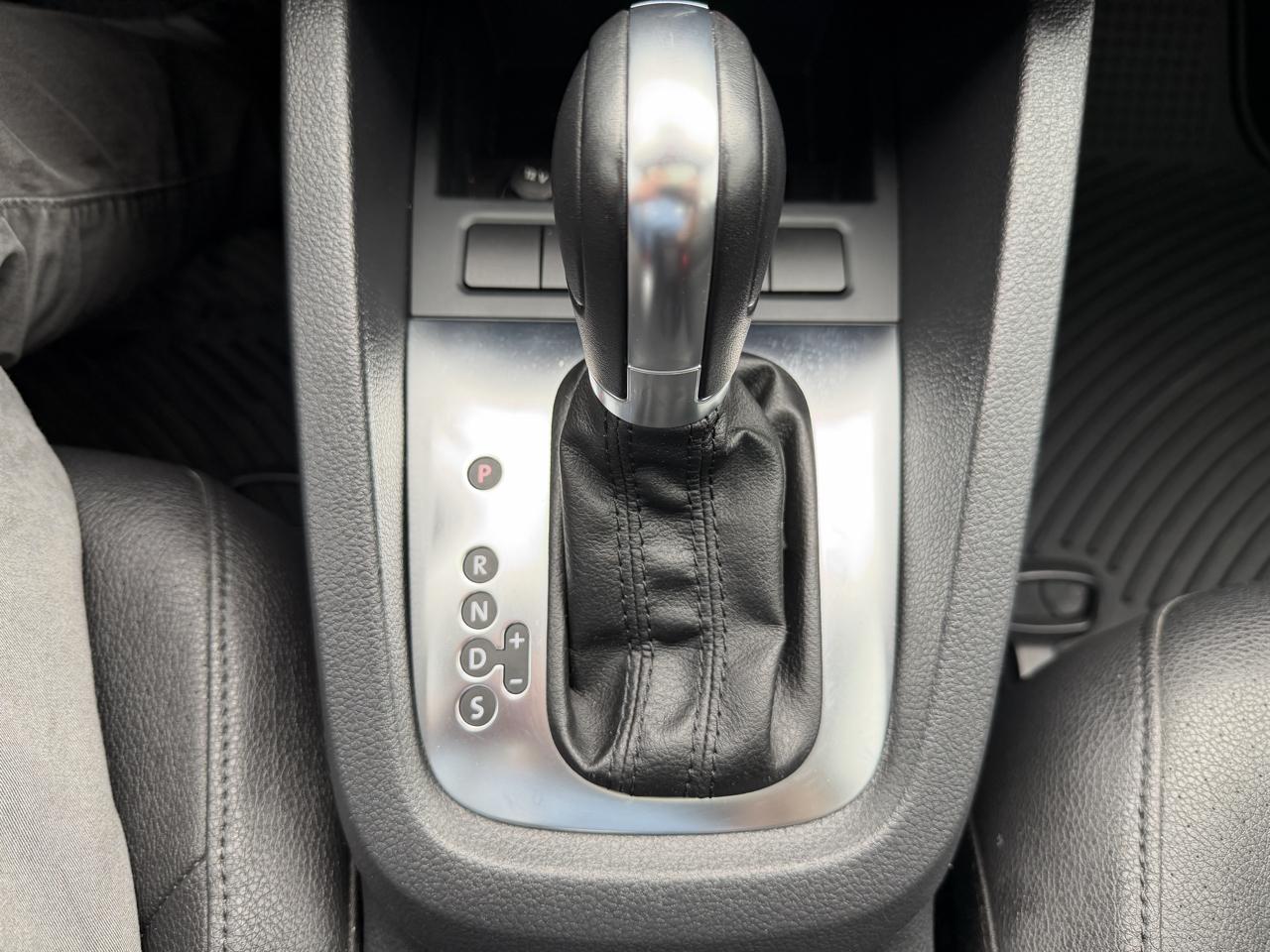 Volkswagen Jetta Sedan 4dr Auto SE 2012