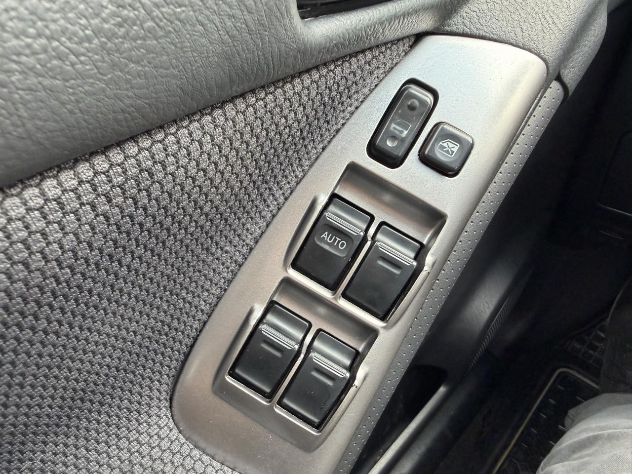 Pontiac Vibe 4dr HB AWD 2005