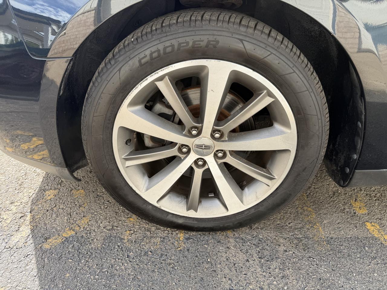 Lincoln MKS 4dr Sdn AWD 2009