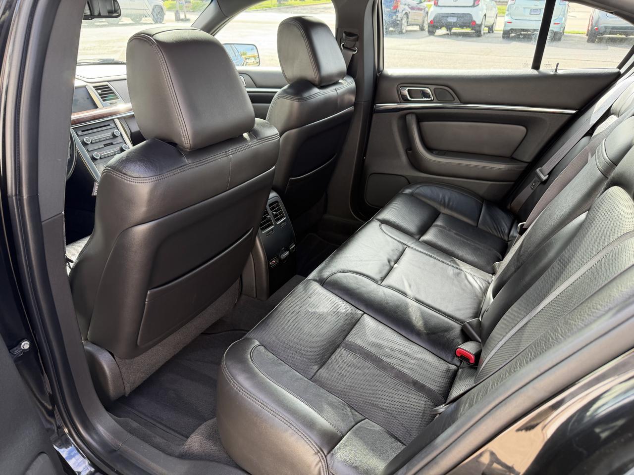 Lincoln MKS 4dr Sdn AWD 2009